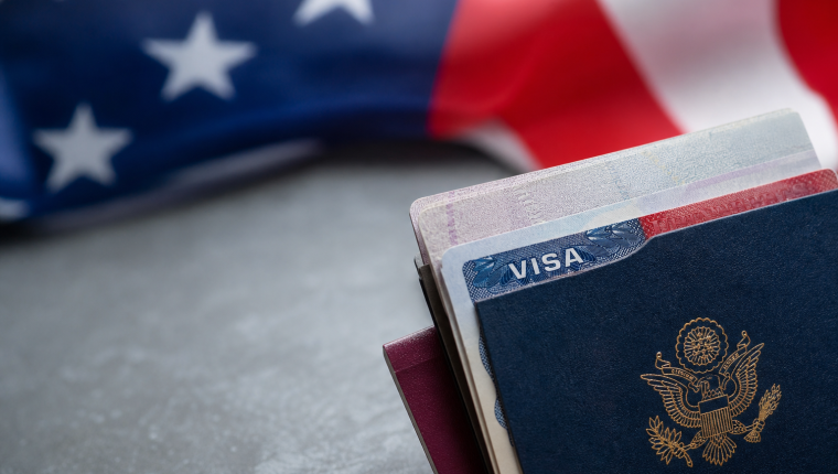 Interview Waiver: Cómo Renovar la Visa Americana Sin Entrevista 2026